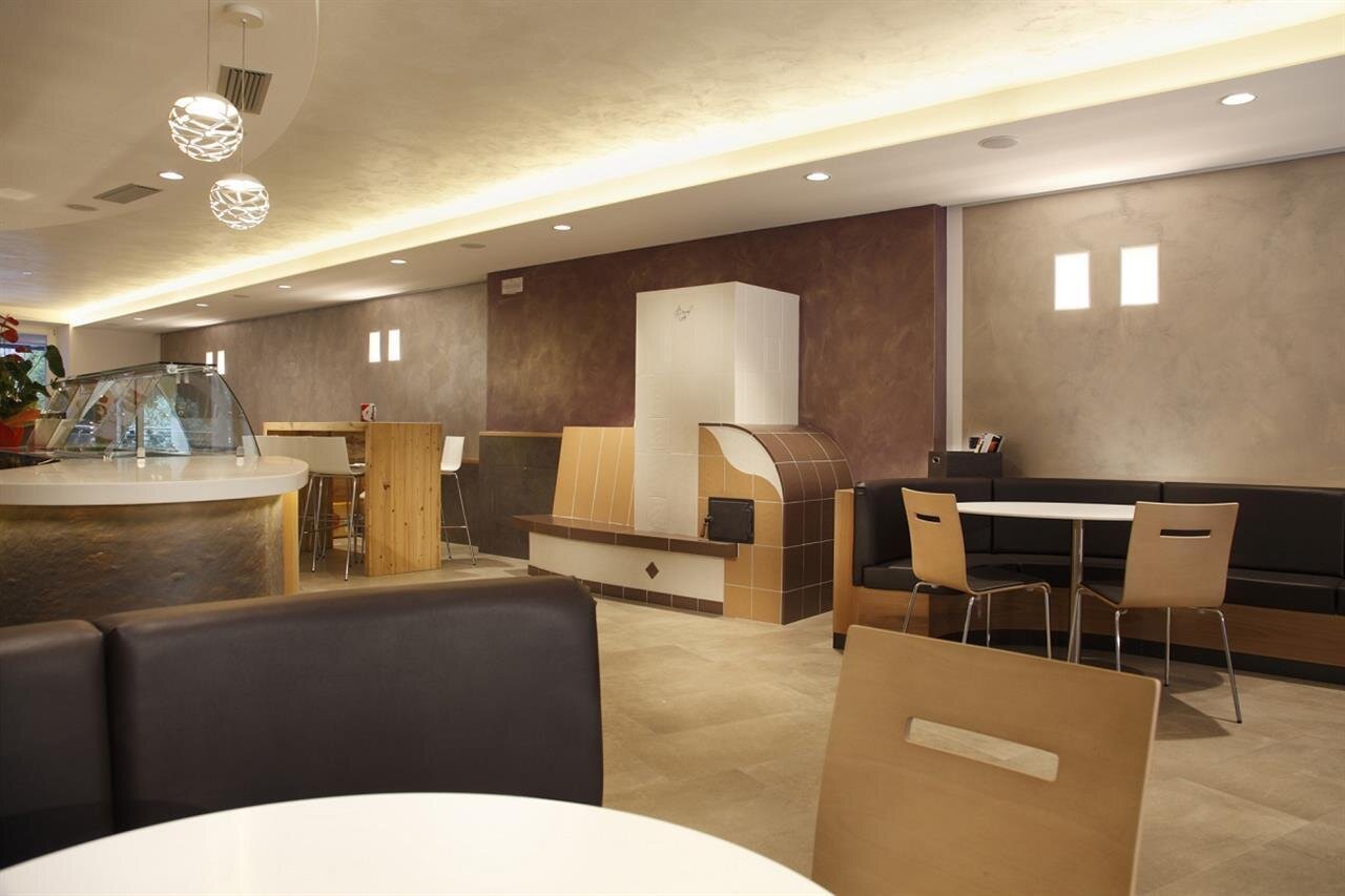 tavolini area bar
