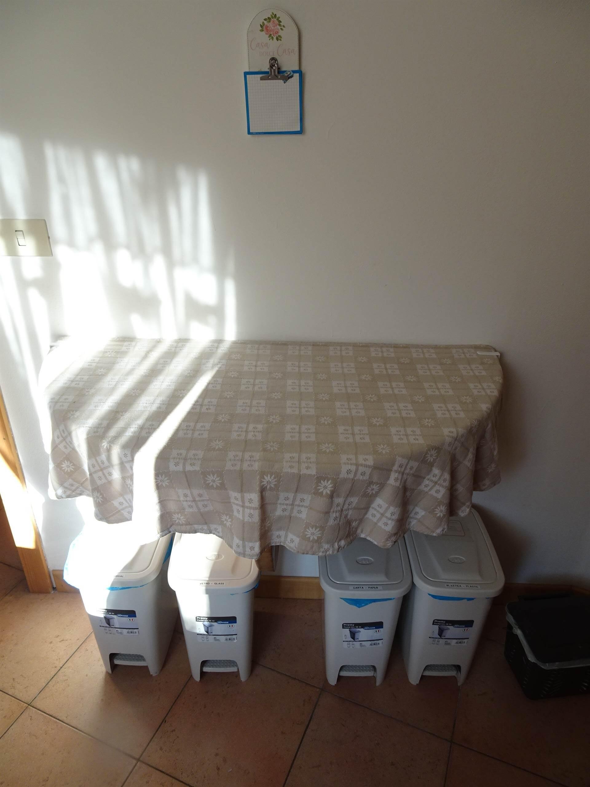 Tavolo di servizio in cucina