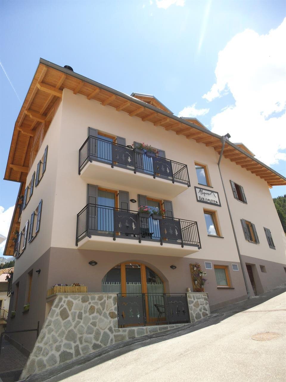 APARTHOTEL DOLOMITES R.T.A.