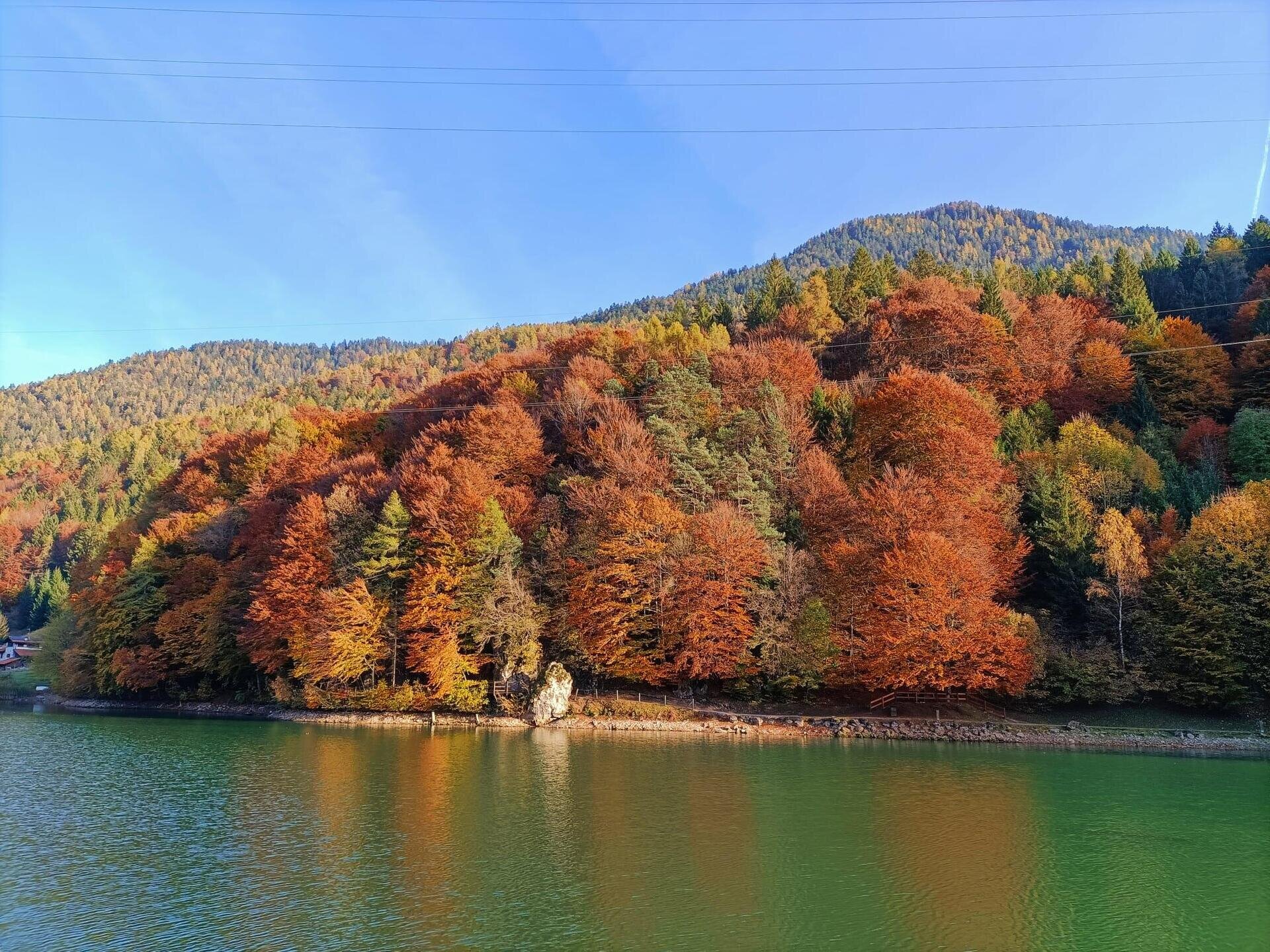 Lago di Roncone-sentiero attorno al lago