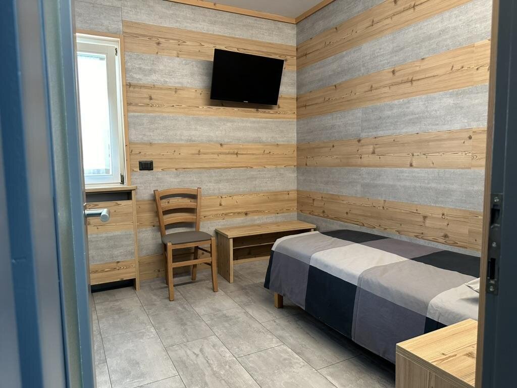 SINGLE ROOM NORTH