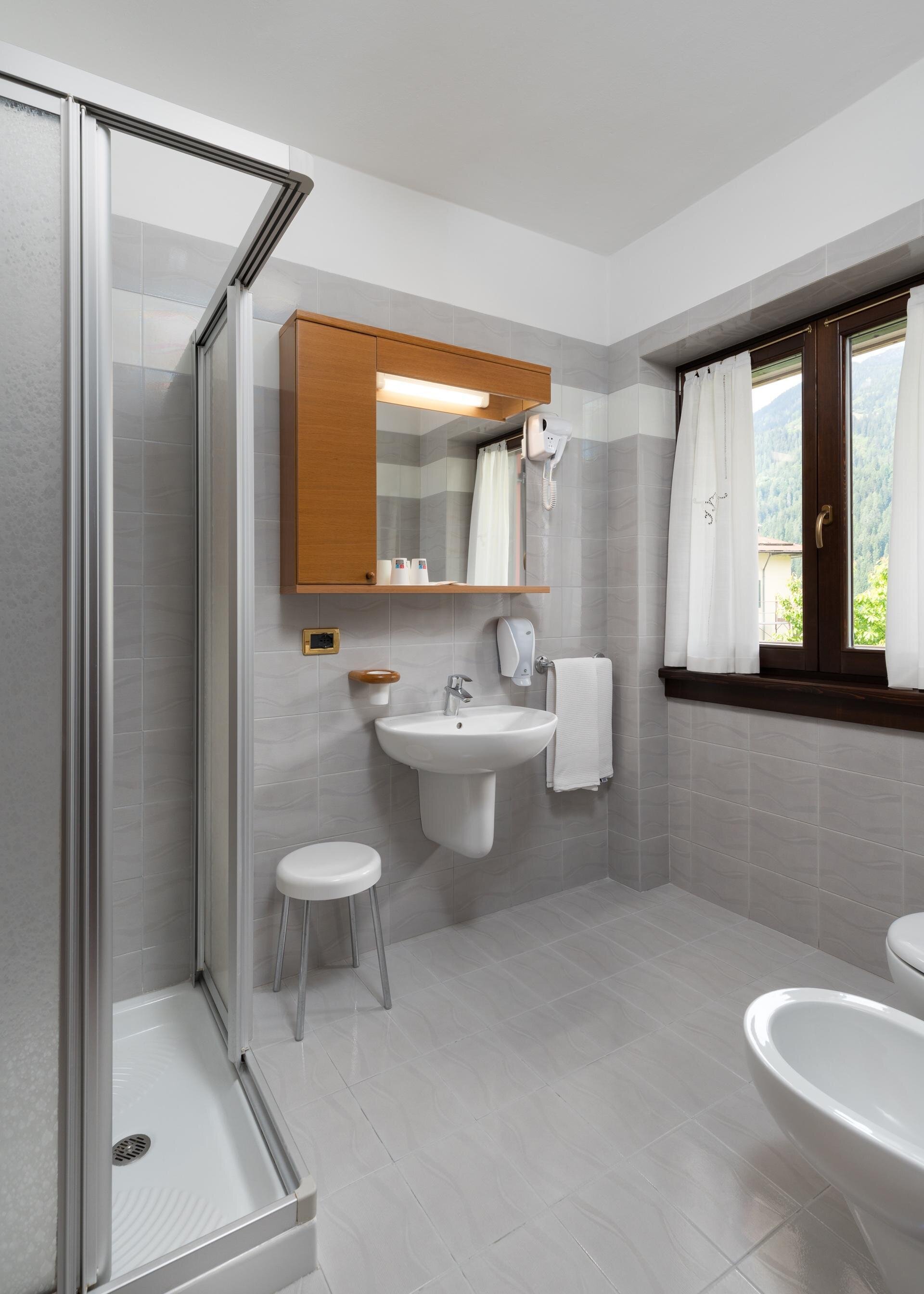 Bagno con doccia