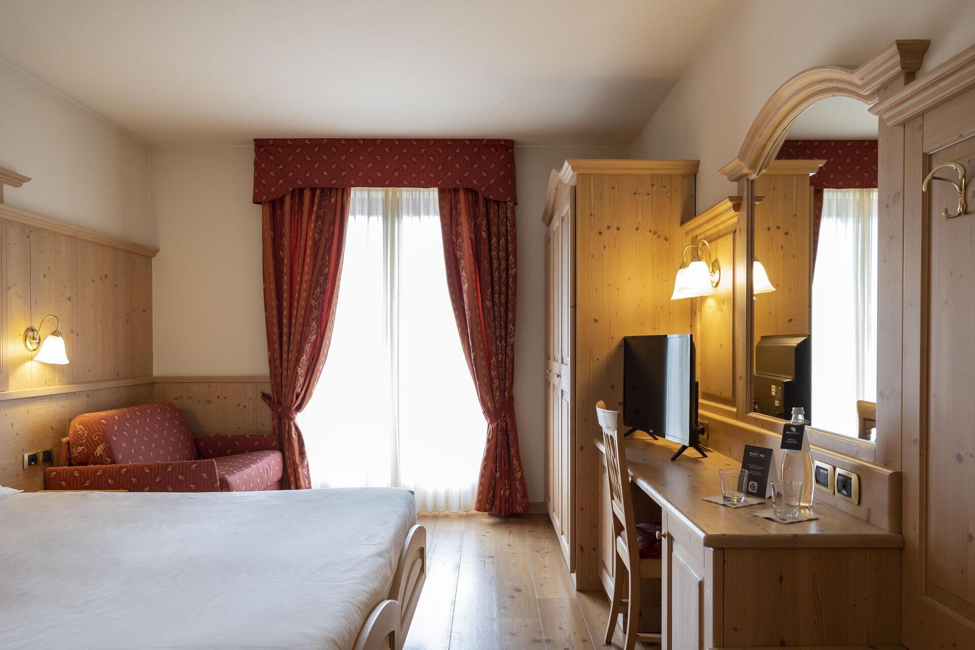 Hotel Beverly camera.