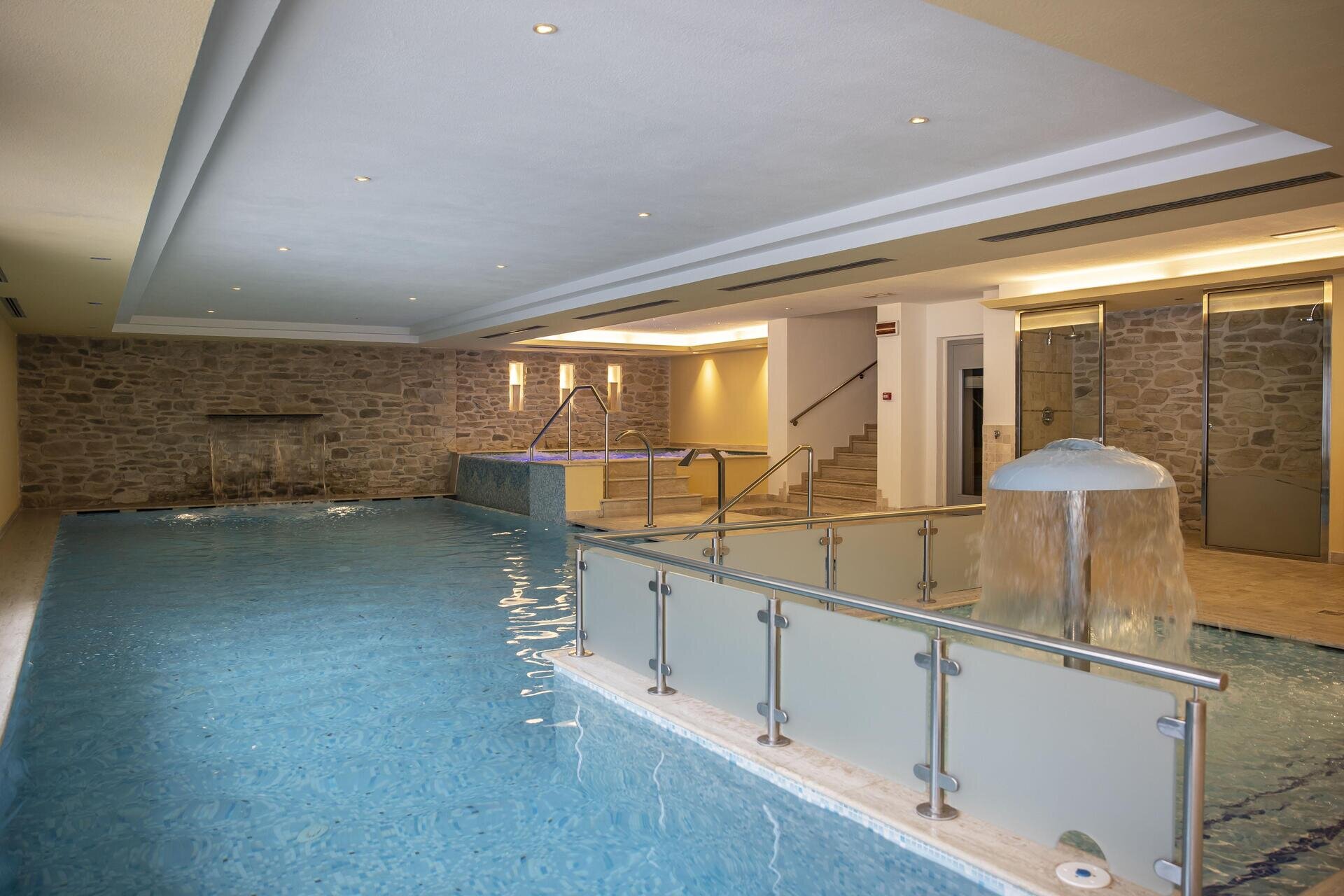 Hotel Beverly piscina interna