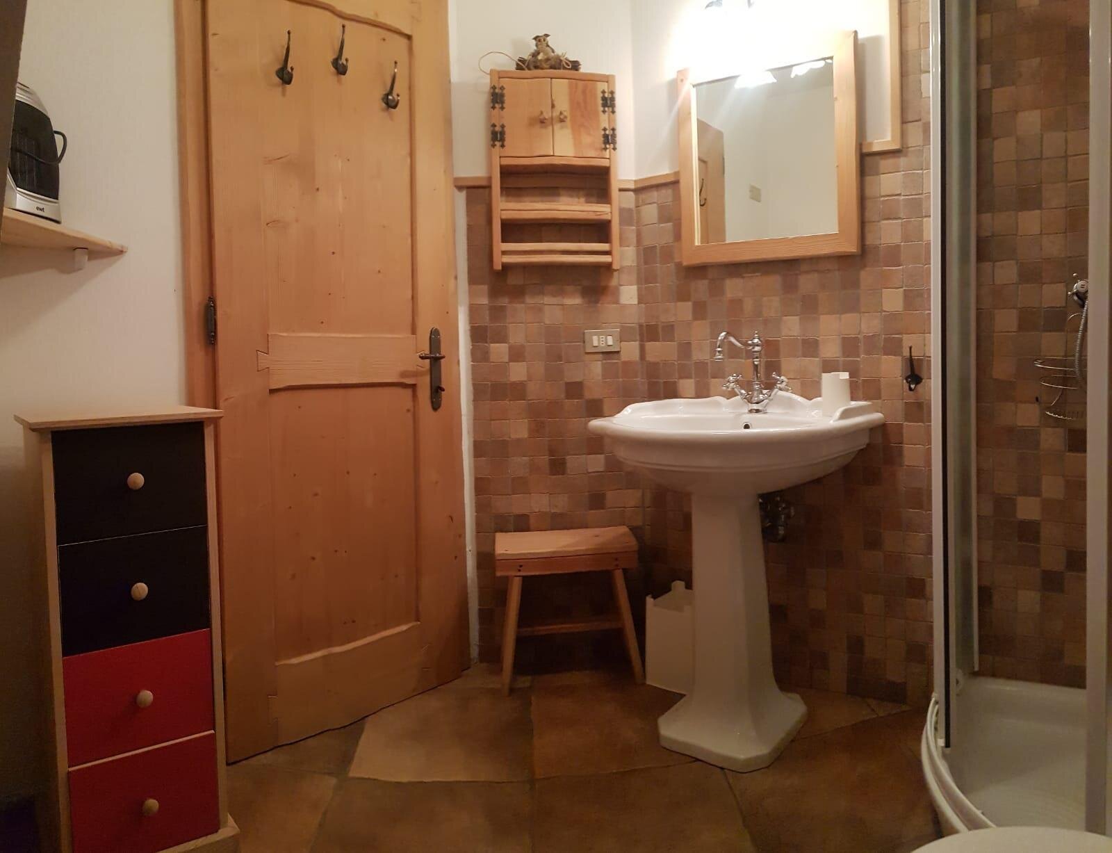 Images Trn 1 4b7125cd 96e0 4515 94e1 6ae3a90c305a 99 Image