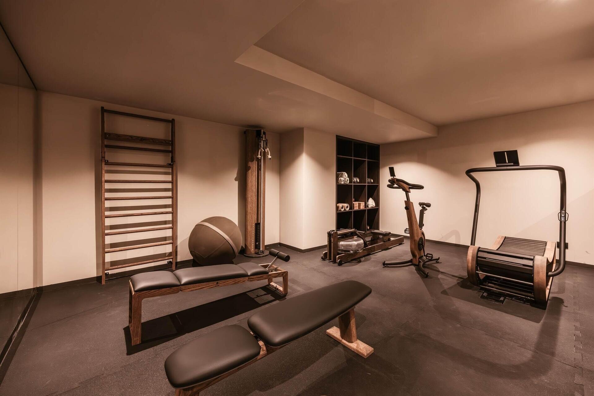 GYM2
