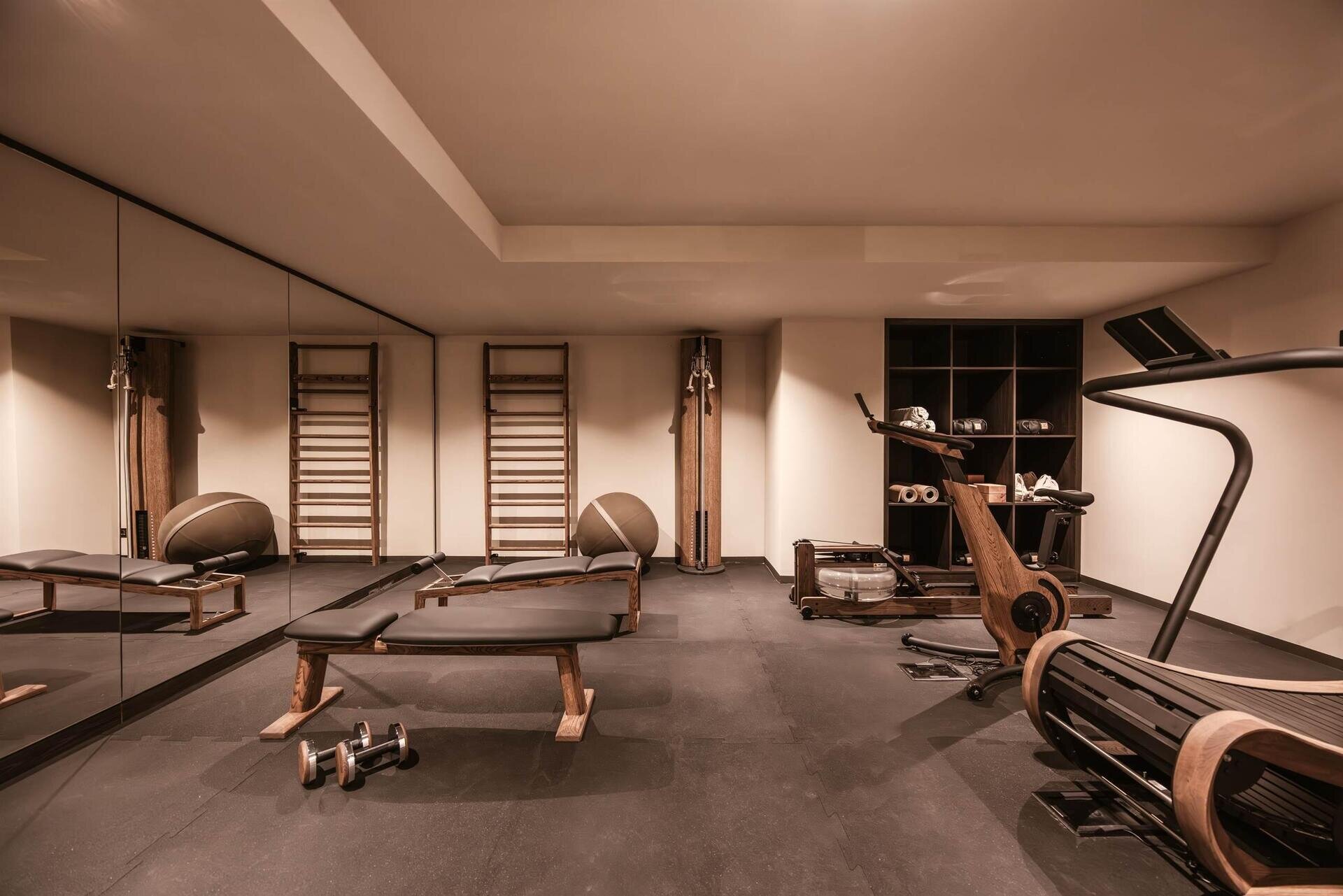GYM1