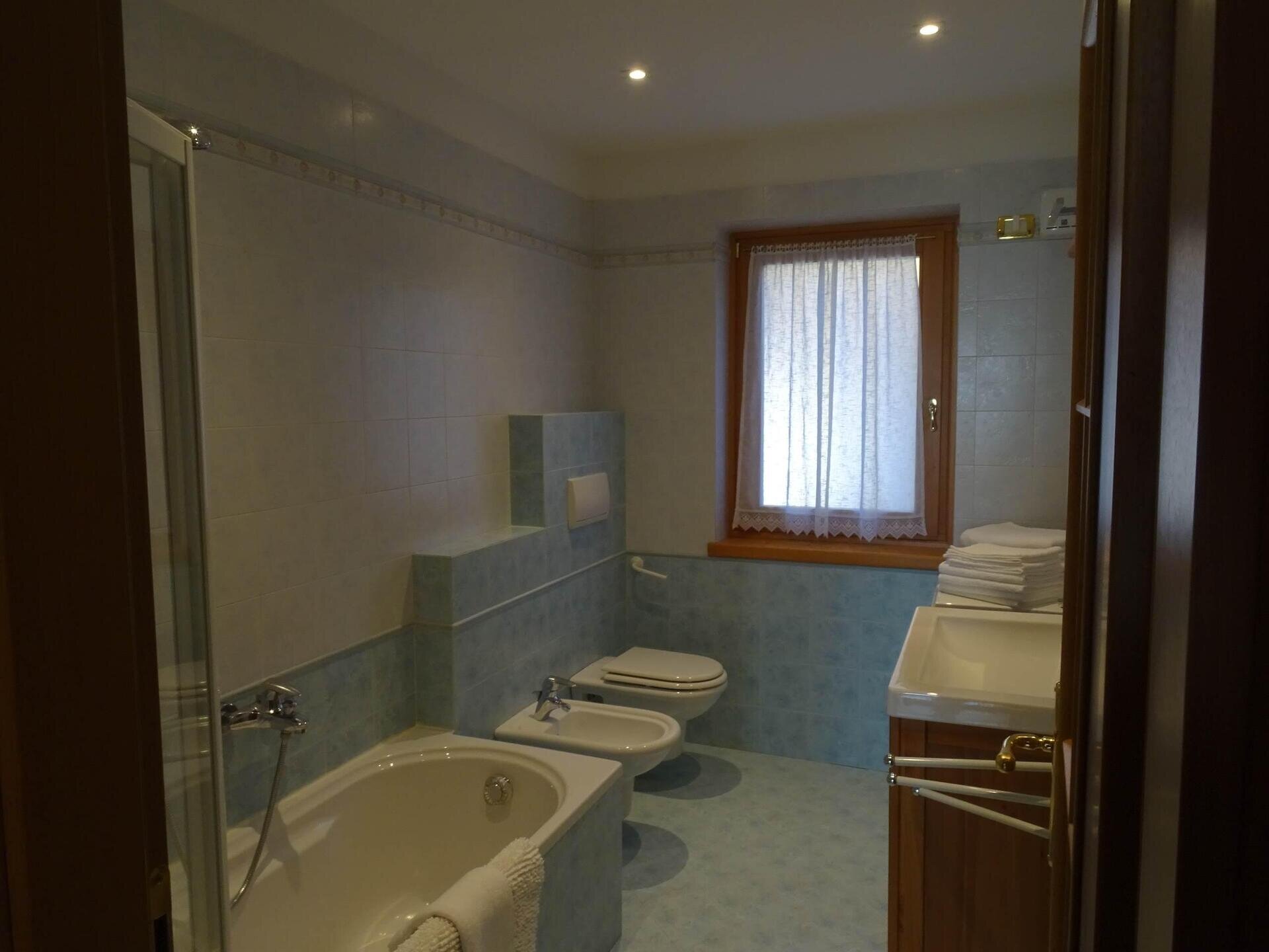 Images Trn 1 80ef123d A3e9 440c Bc8d 08cb17b2ef69 99 Image