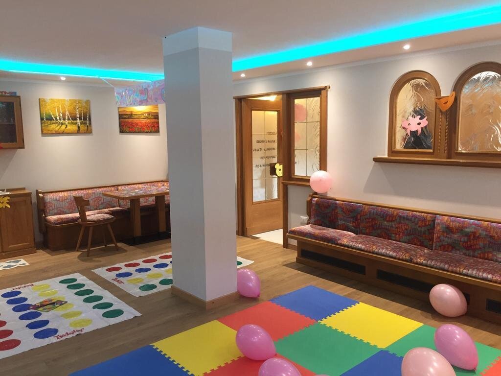 Hotel Collini sala giochi
