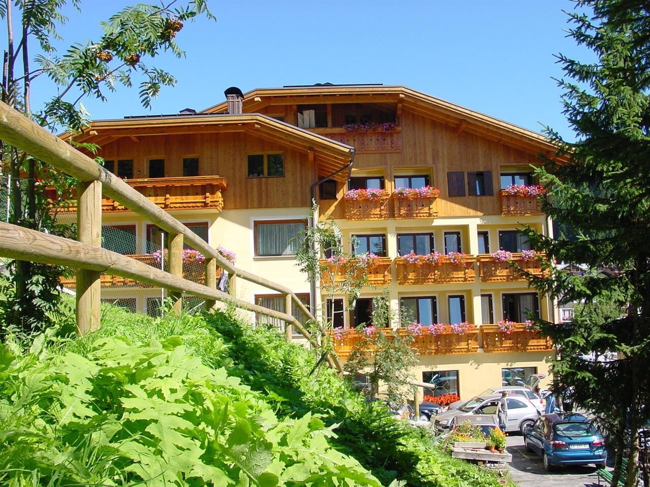 DOLOMITI HOTEL COZZIO