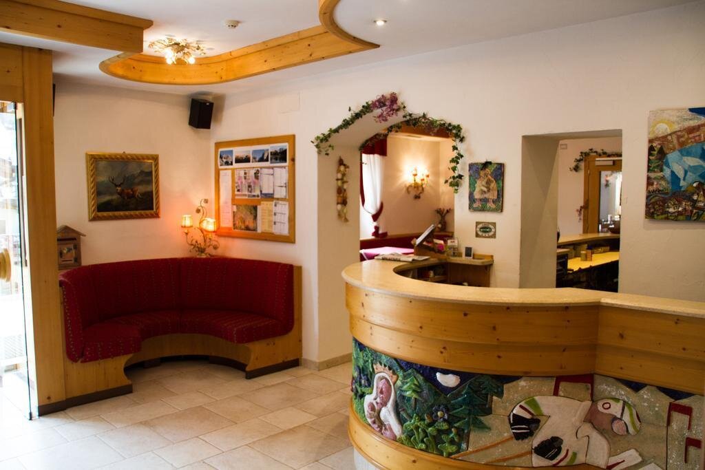 Dolomiti Cozzio hall