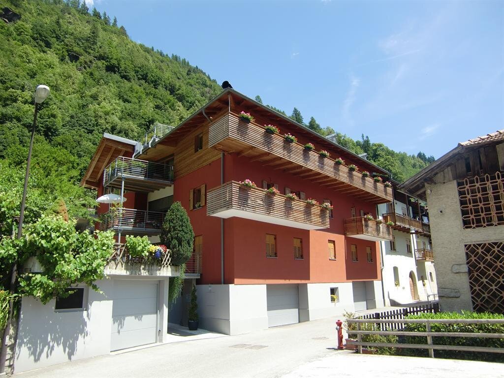 LA CASA HOLIDAY APARTMENTS DI DEROMEDI MARIA