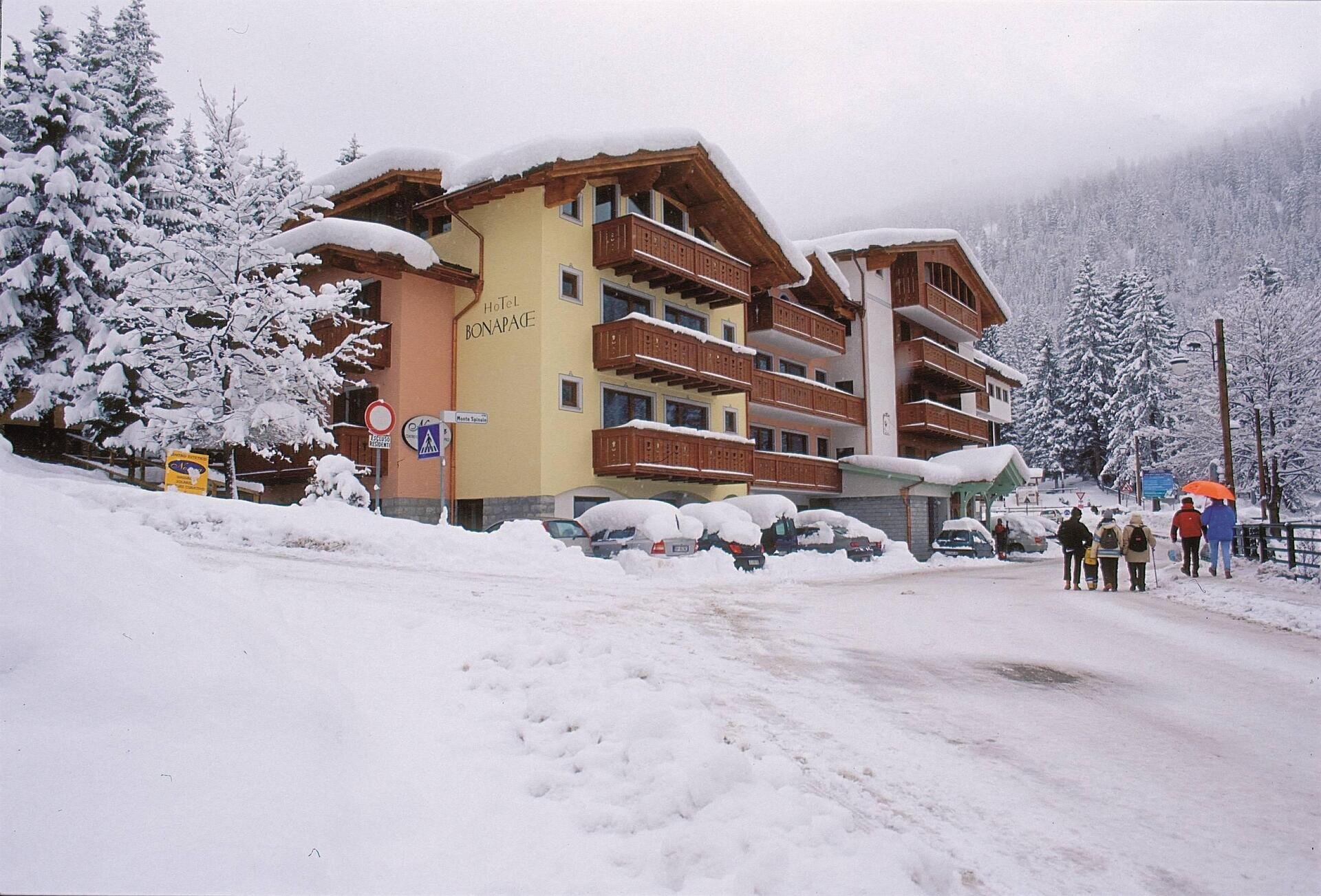 Living Bonapace esterno neve