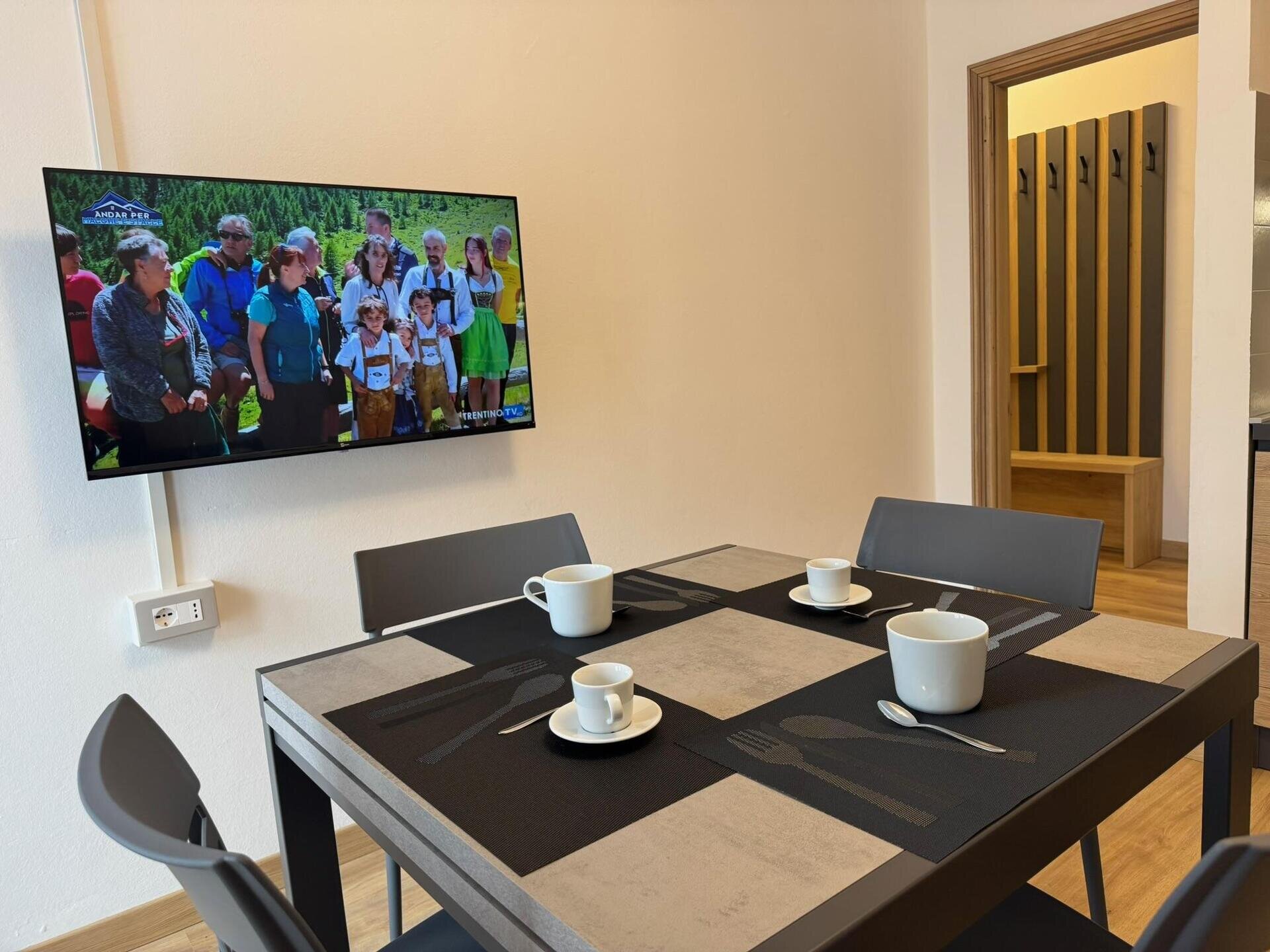 6C2A47E4-9703-450C-B0AD-0FBB510F594A