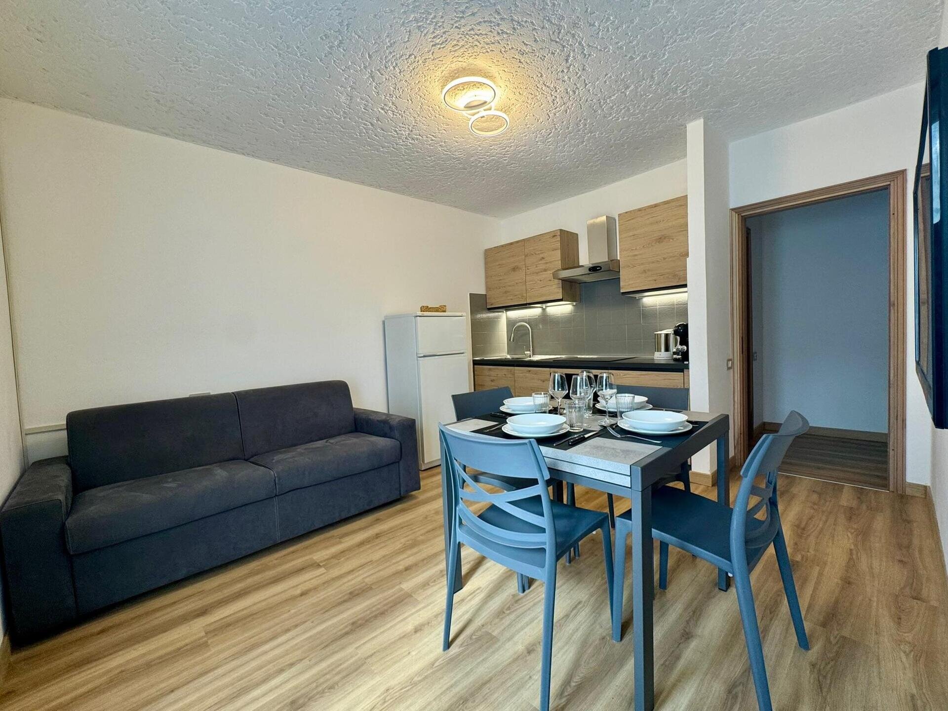 082DEB31-3CAA-4DC1-B1D3-0F40628ECEB4