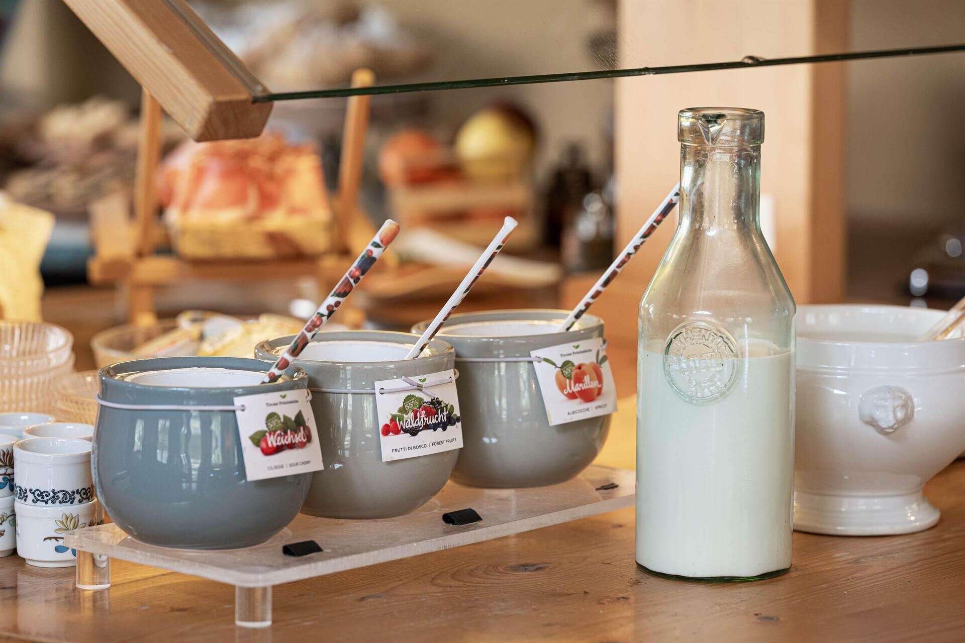 Colazione Buffet Hotel con Prodotti Tipici