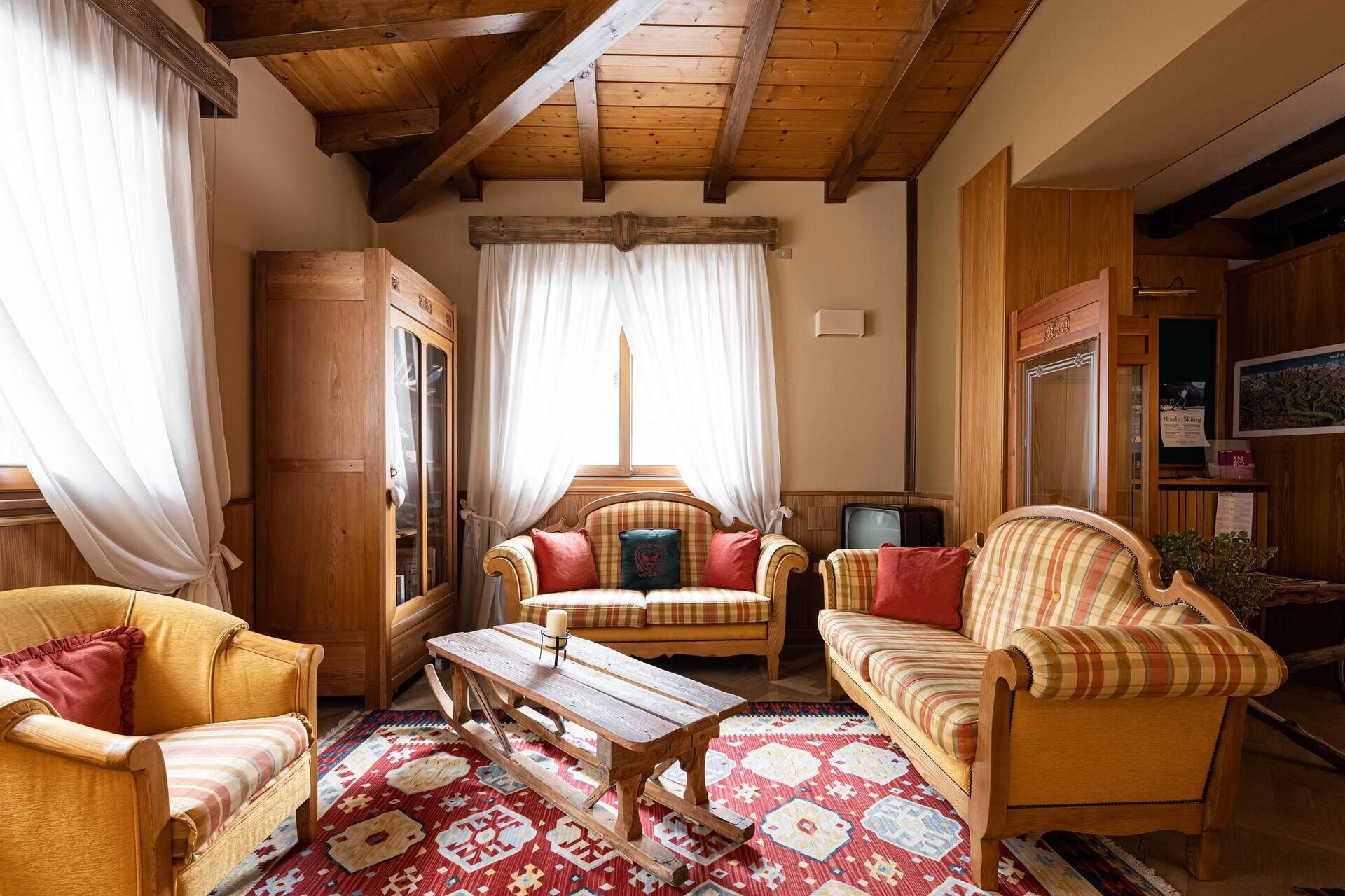 Accogliente interno stile montano