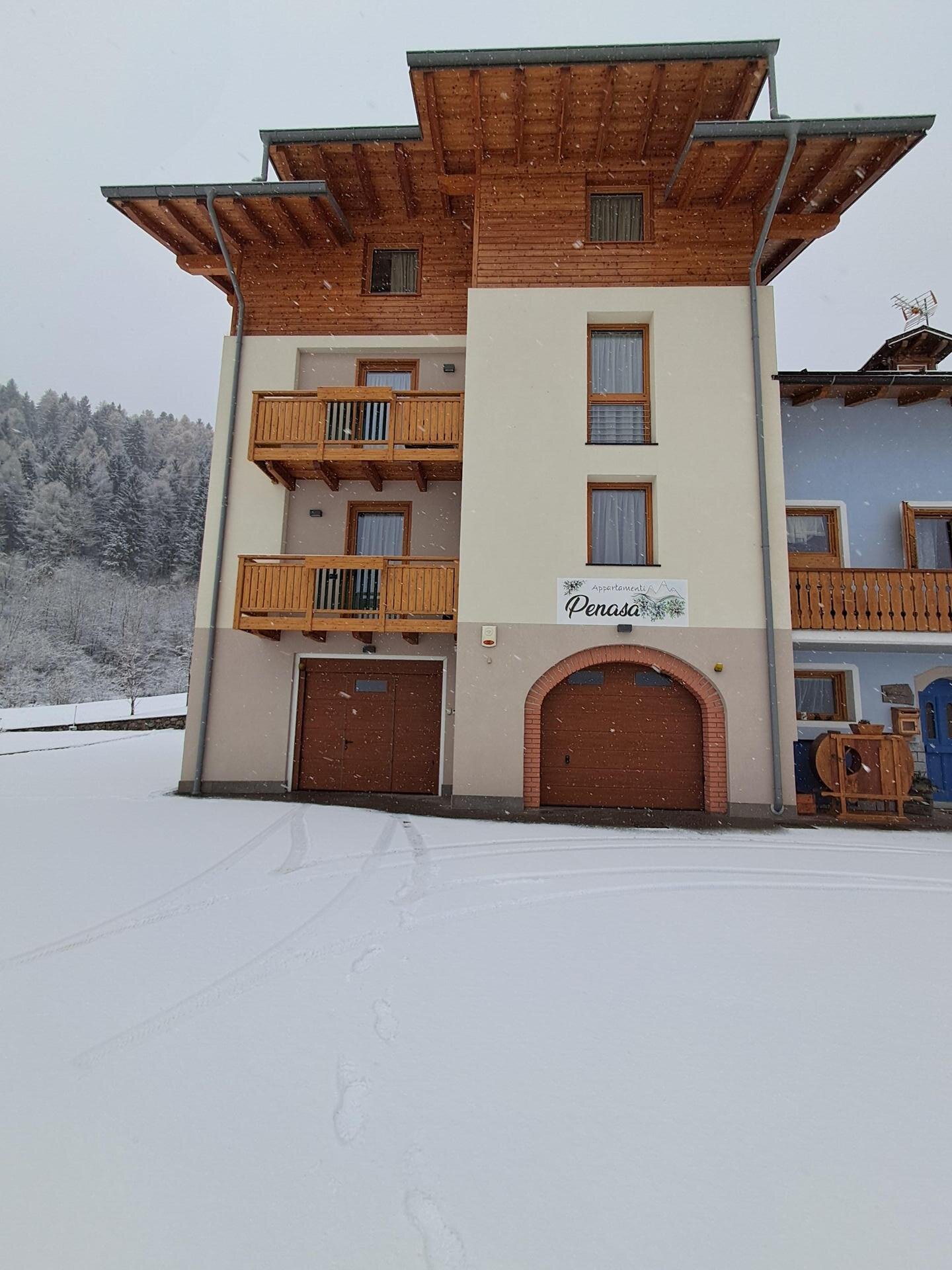 casa con la neve