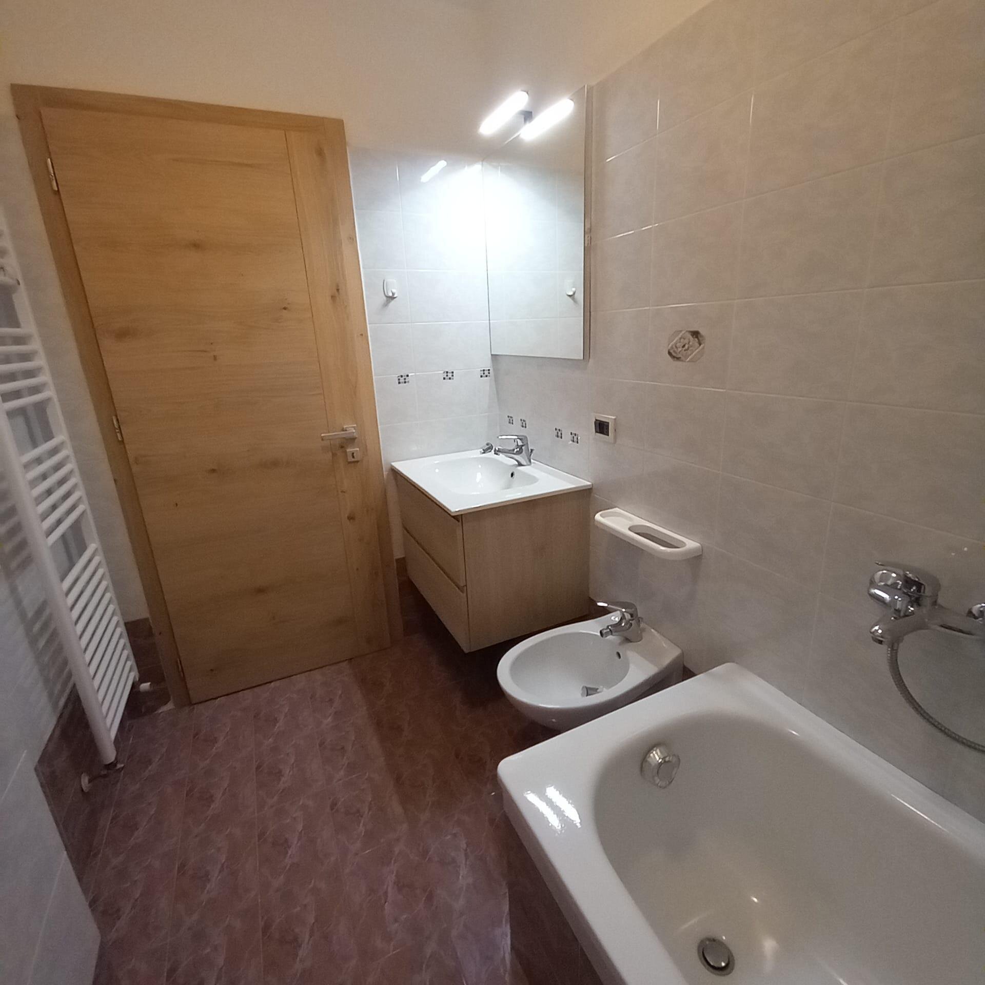 bagno app.3 con vasca