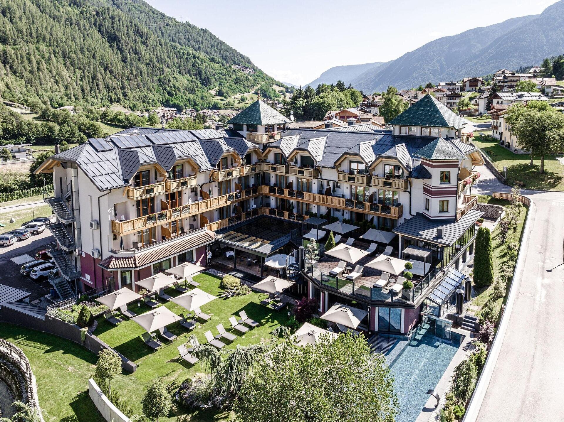 TEVINI DOLOMITES CHARMING HOTEL