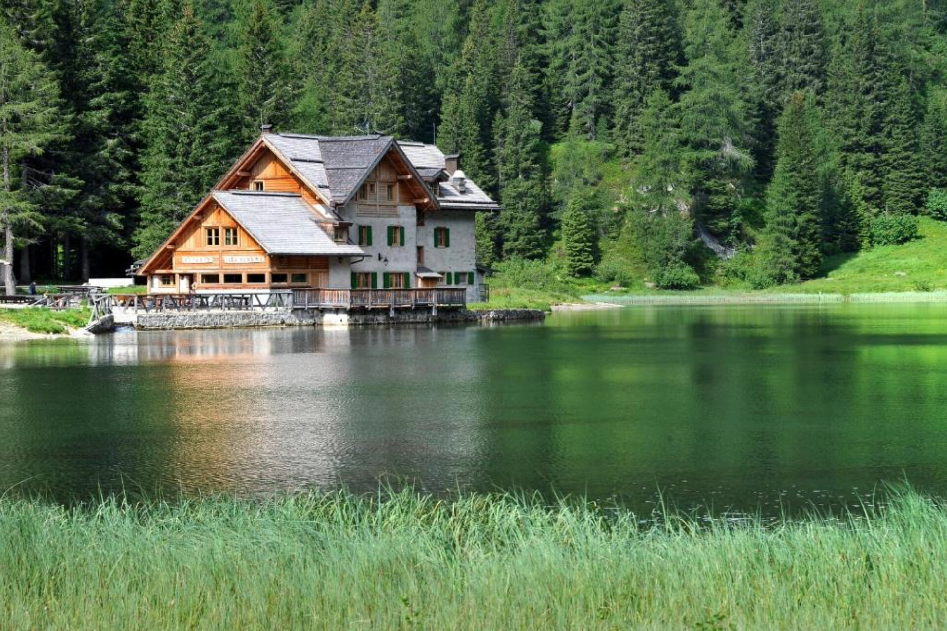 Rifugio Lago Nambino